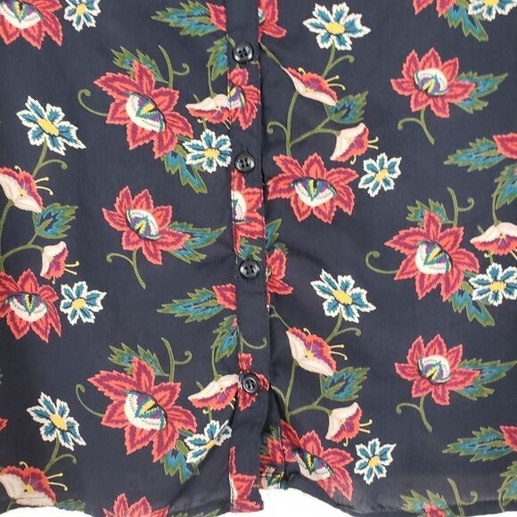 Frenchie cropped floral rayon blouse - Picture 8 of 8